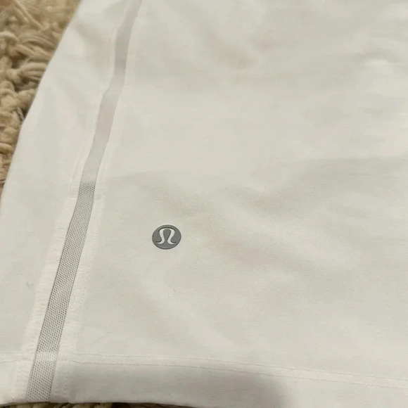 Lululemon atlético Short - Picture 7 of 16